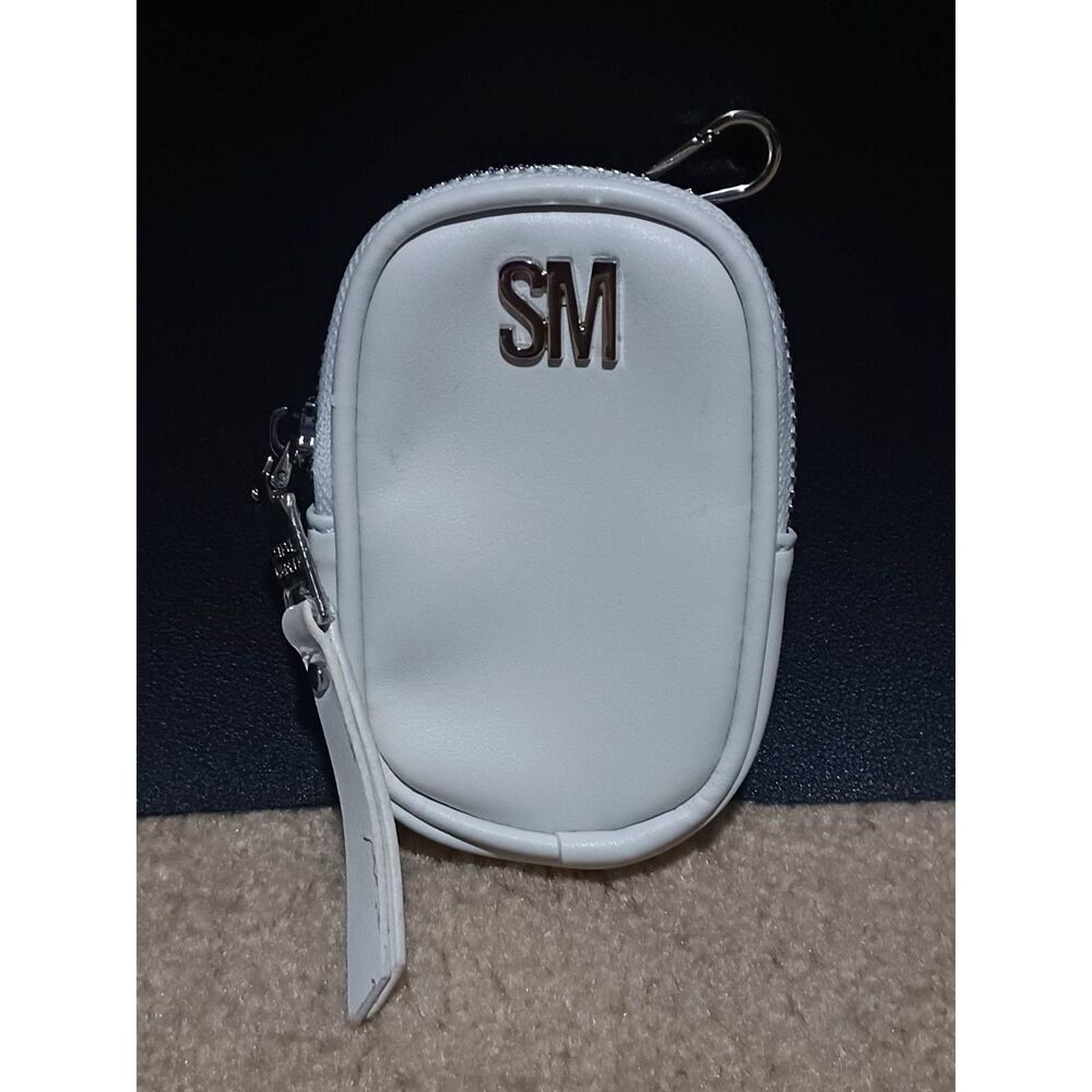STEVE MADDEN White Keychain Pouch w/ Silver Clip